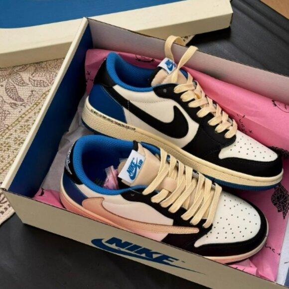 Jordan 1 low Nike travis scott x fragment sneakers - Picture 5 of 8